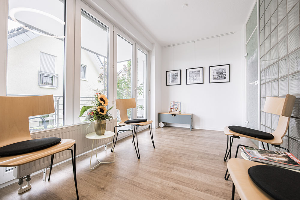 zahnarzt-kuerten- wartezimmer